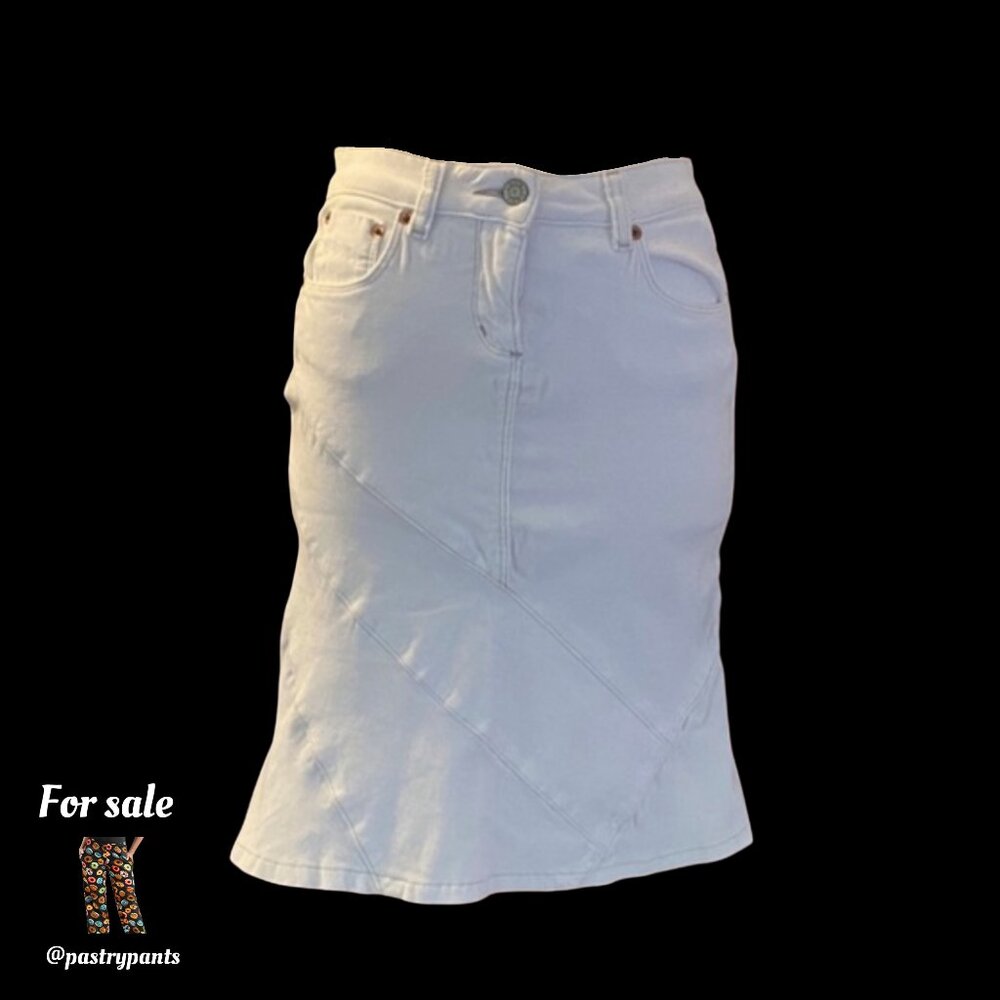 Bebe white soft corduroy flare skirt Y2K sz 2